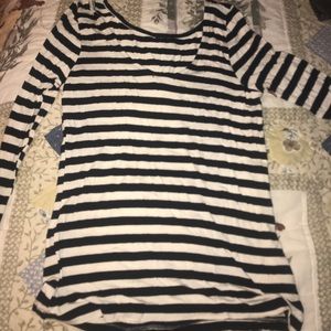 Long sleeve black and white shirt